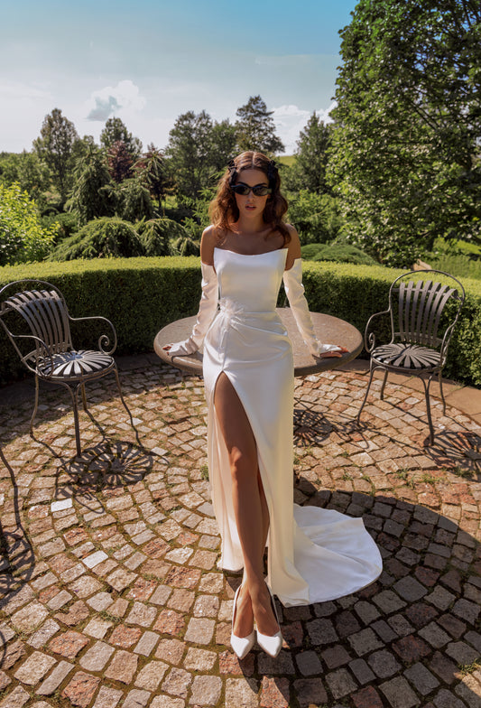 KRISMI Minimalistic Wedding dress