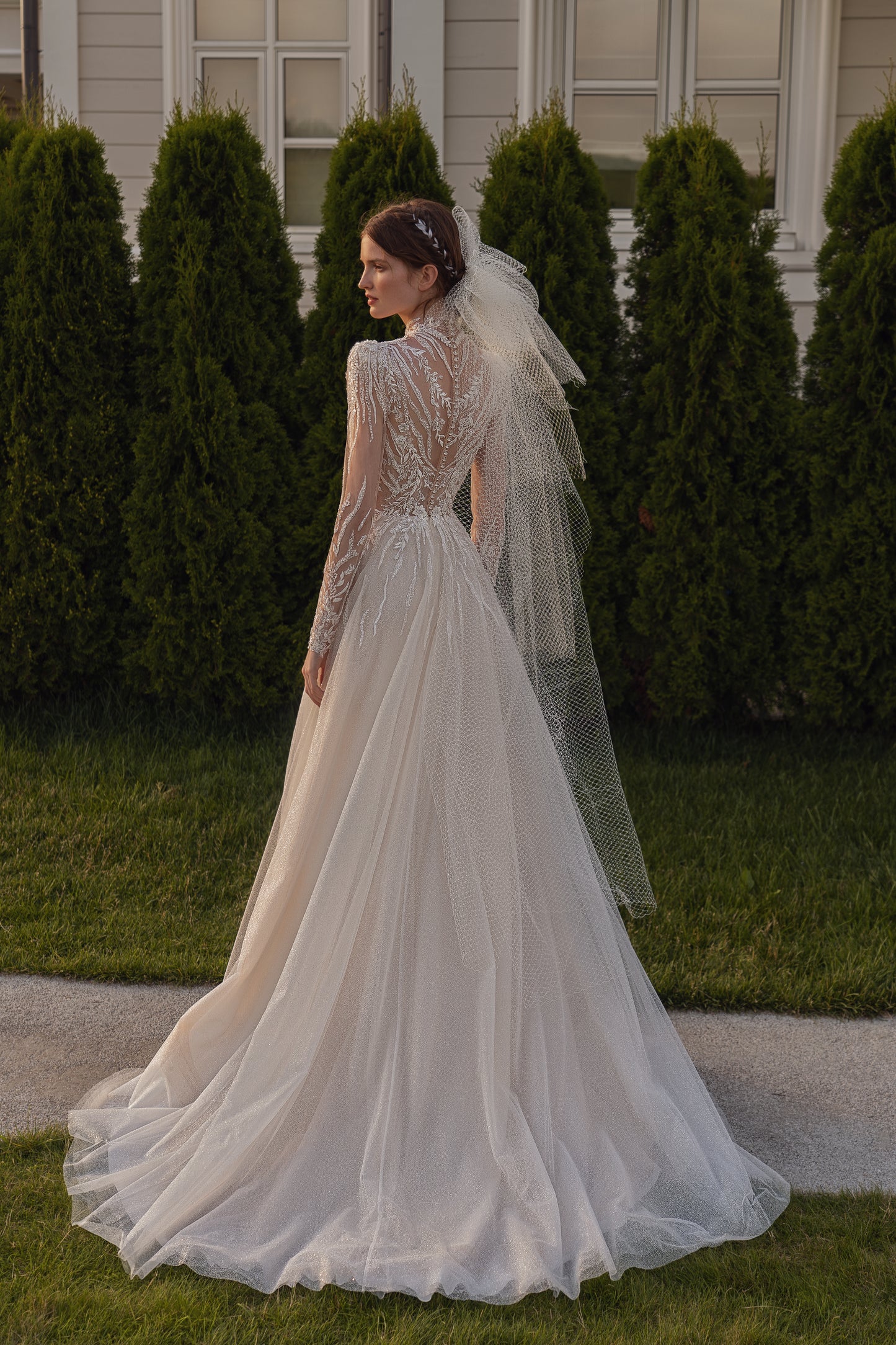 MINAMI Shiny wedding dress