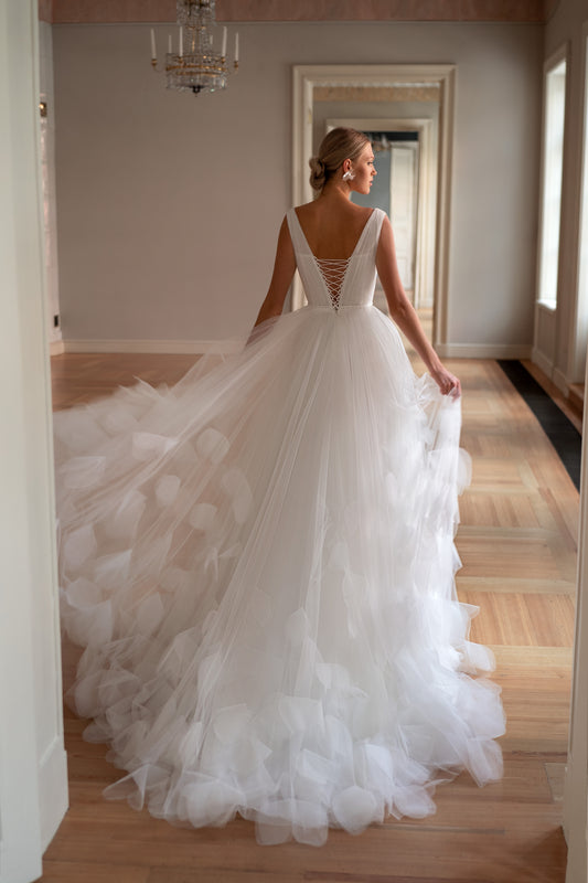 OZA romantiska 3D ziedu kāzu kleita