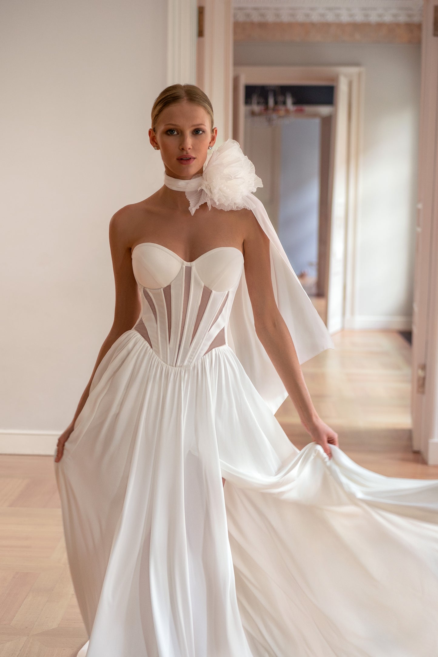 UITNI crepe wedding dress