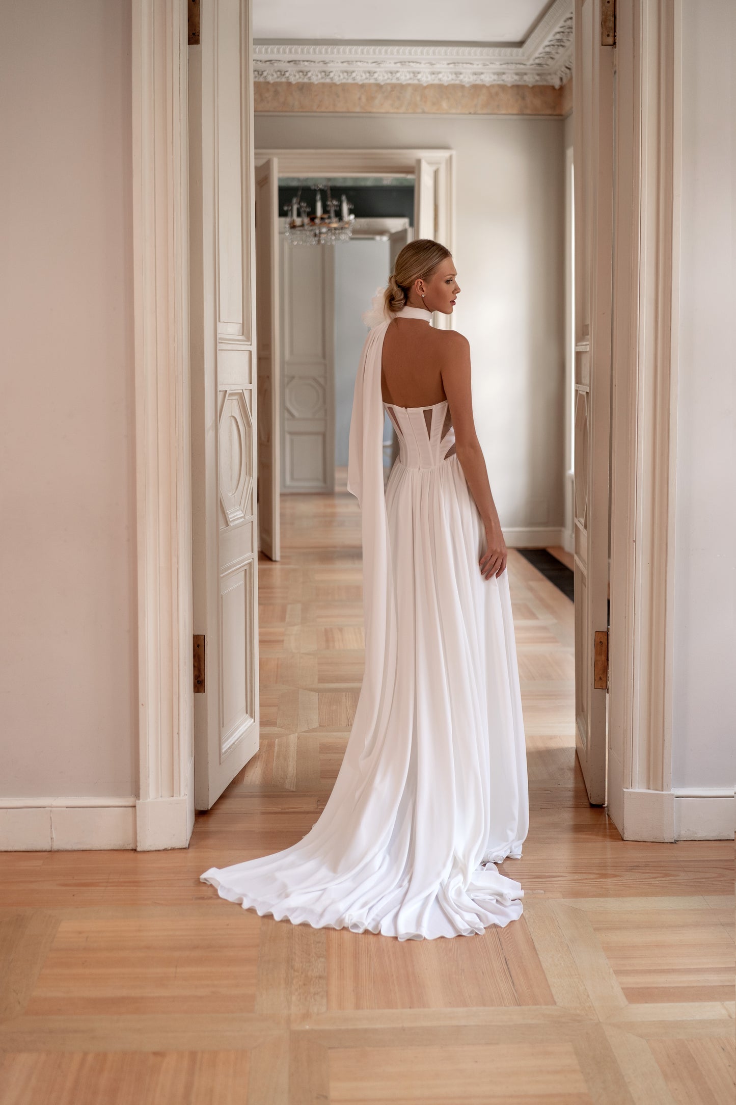 UITNI crepe wedding dress