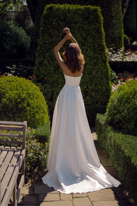 VANESA Minimalism Wedding Dress