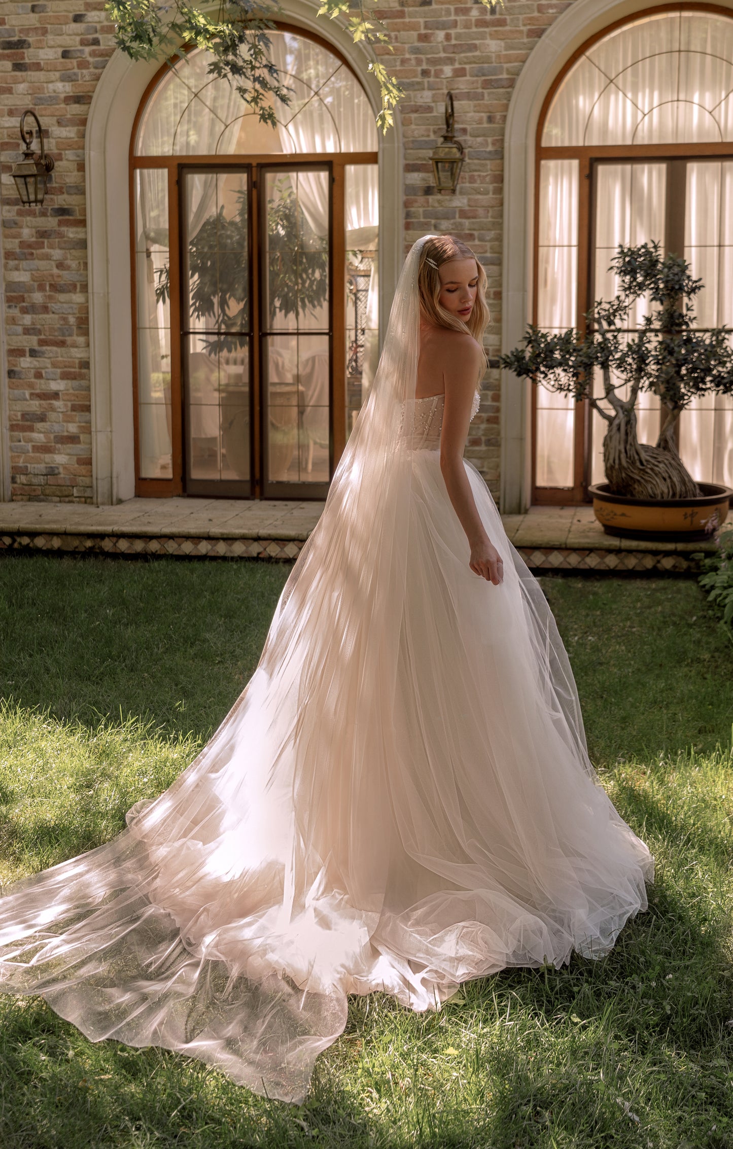 LEYSARA- Pearl wedding dress