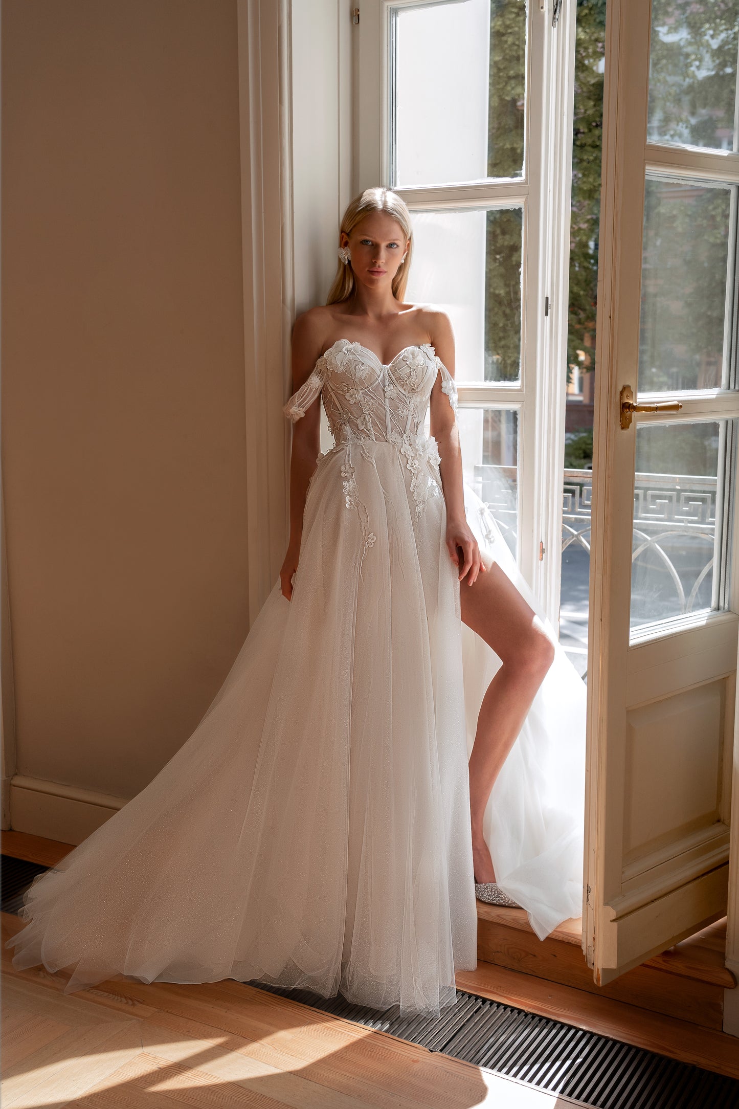 ZHOE 3D Flower lace Wedding Dress with Corset Top FIORE ZHOE 3D Flower lace Wedding Dress with Corset Top FIORE